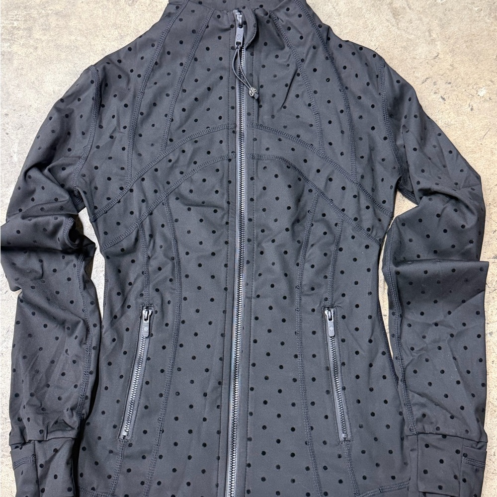 Lululemon Limited Edition Polka Dot Define Jacket and Shorts Set - Picture 4 of 4